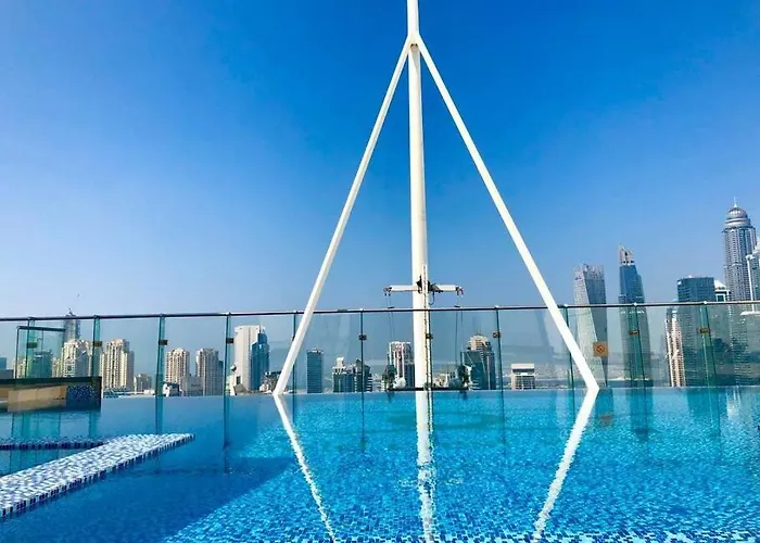 Luxury Modern Studio In Jlt With Amazing View & Rooftop Pool - Sleeps 3