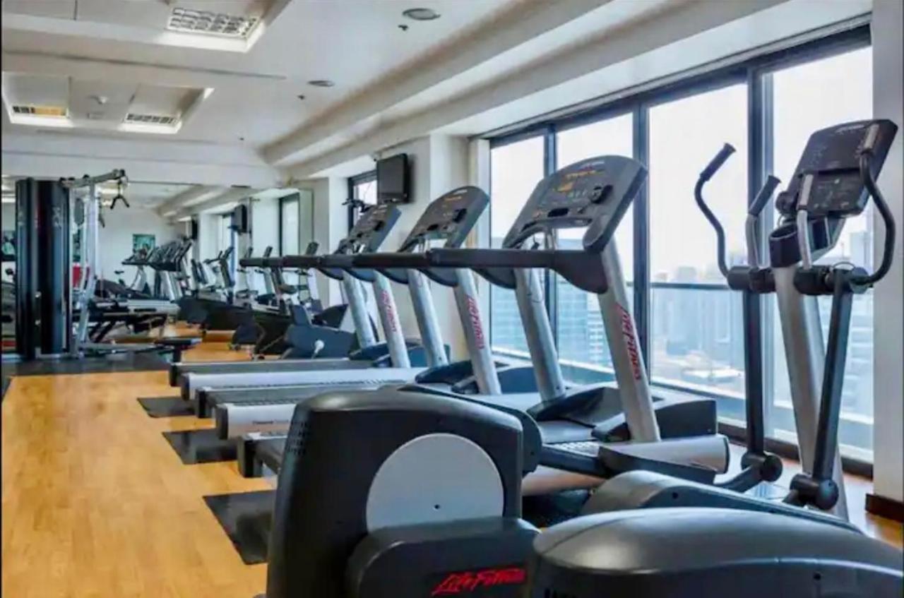 Luxury Modern In Jlt With Amazing View & Rooftop Pool - Sleeps 3 Апартаменты *